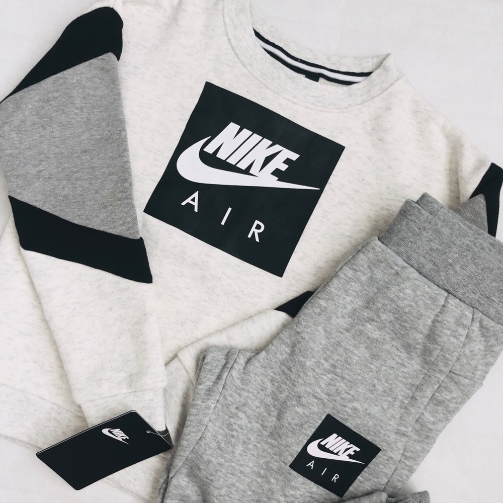 Nike AIR Set Crewneck Sweater + Sweatpants 4T RSVD